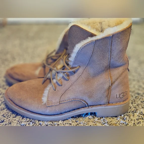 UGG | Shoes | Ugg Chestnut Suede Ankle Boots With Shearling  display picture 3